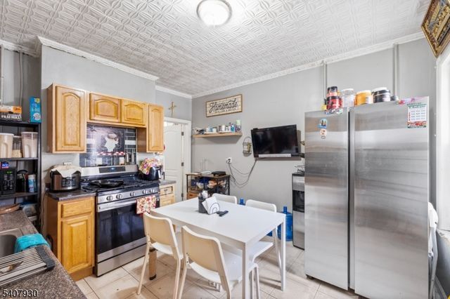 183 Walnut St, Paterson City, NJ 07522