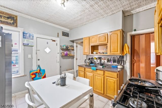 183 Walnut St, Paterson City, NJ 07522