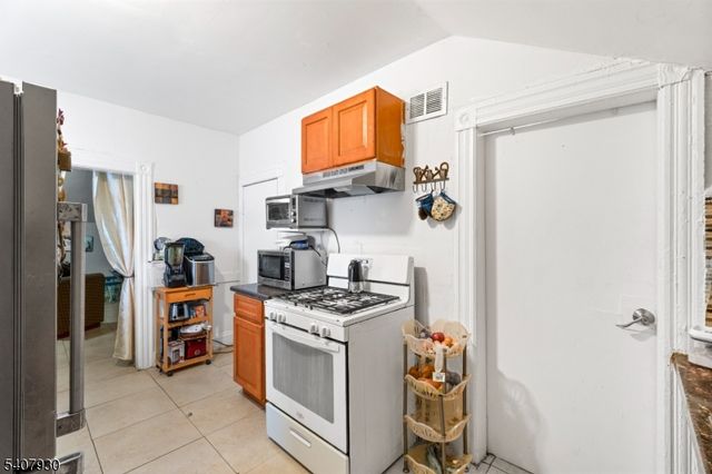 183 Walnut St, Paterson City, NJ 07522