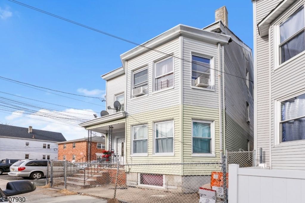 183 Walnut St, Paterson City, NJ 07522