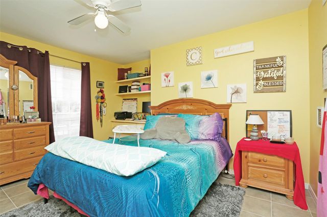 2626 Holly Hall Street 1012, Houston, TX 77054