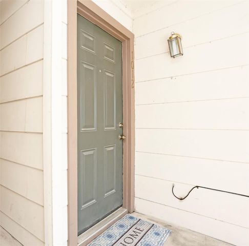 2626 Holly Hall Street 1012, Houston, TX 77054