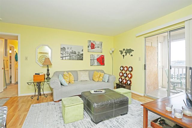 2626 Holly Hall Street 1012, Houston, TX 77054