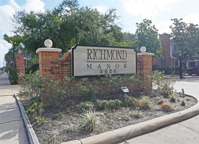 2626 Holly Hall Street 1012, Houston, TX 77054