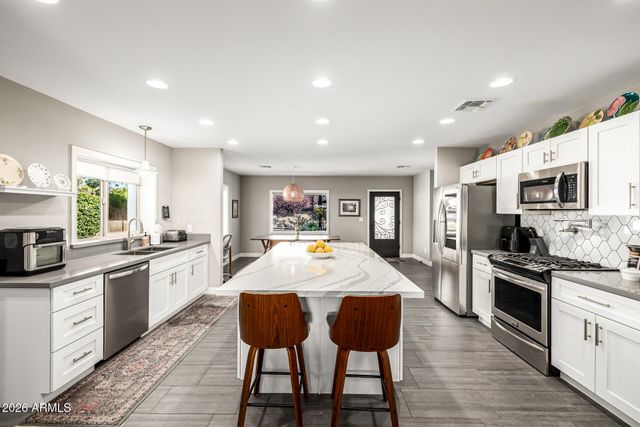 6726 N 11TH Street, Phoenix, AZ 85014