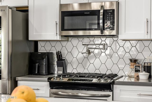 6726 N 11TH Street, Phoenix, AZ 85014