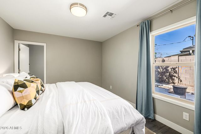 6726 N 11TH Street, Phoenix, AZ 85014