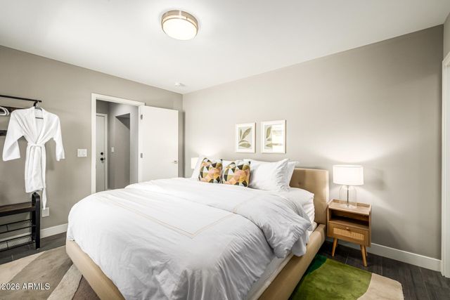 6726 N 11TH Street, Phoenix, AZ 85014