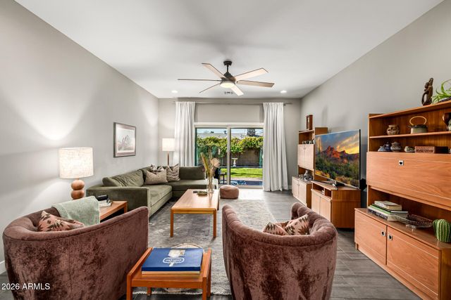 6726 N 11TH Street, Phoenix, AZ 85014