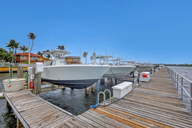 149 Harbors Way, Boynton Beach, FL 33435