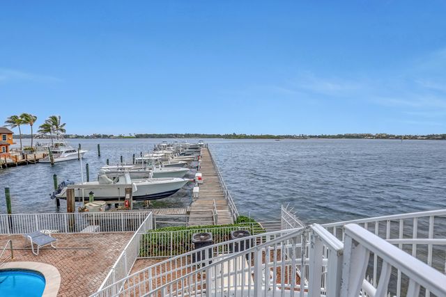 149 Harbors Way, Boynton Beach, FL 33435