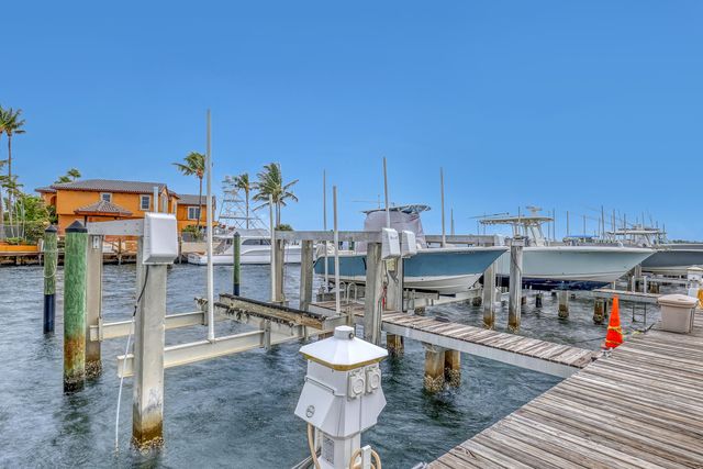 149 Harbors Way, Boynton Beach, FL 33435
