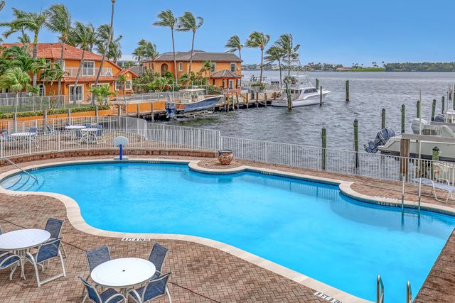 149 Harbors Way, Boynton Beach, FL 33435