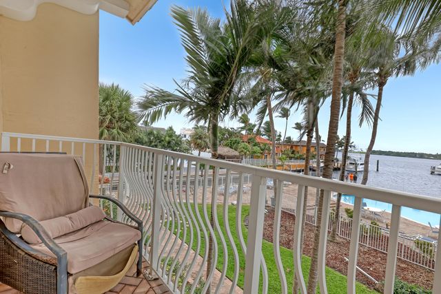 149 Harbors Way, Boynton Beach, FL 33435