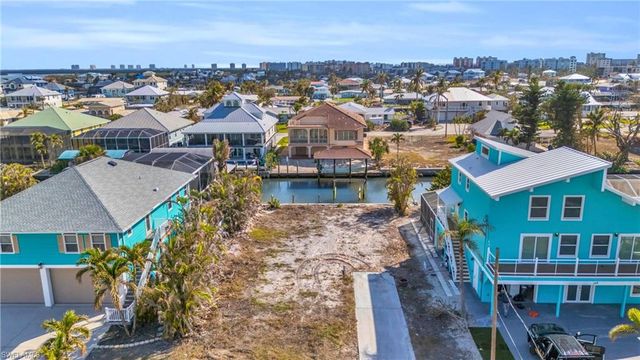 200 Curlew ST, Fort Myers Beach, FL 33931