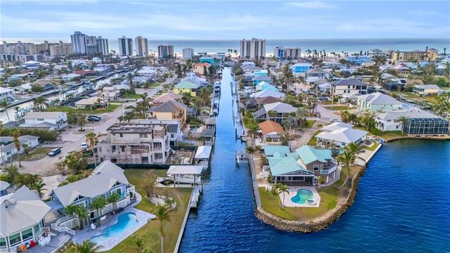 200 Curlew ST, Fort Myers Beach, FL 33931