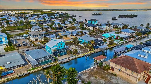 200 Curlew ST, Fort Myers Beach, FL 33931