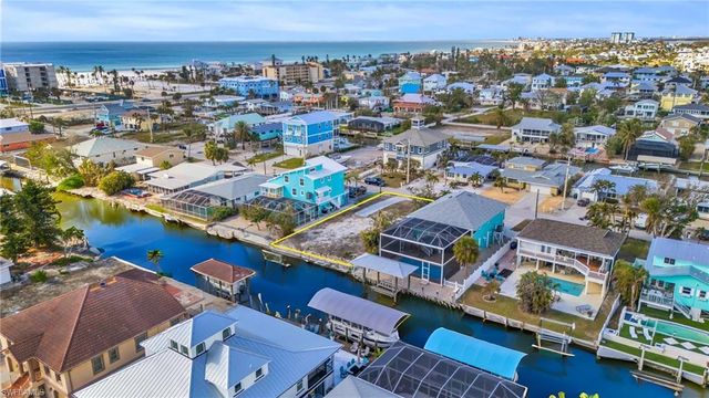 200 Curlew ST, Fort Myers Beach, FL 33931