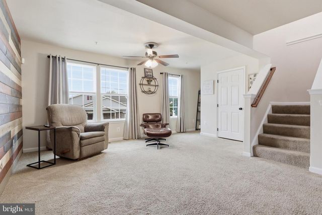 844 BLOSSOM DR, Hanover, PA 17331