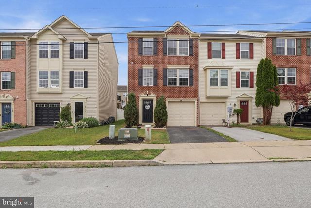 844 BLOSSOM DR, Hanover, PA 17331