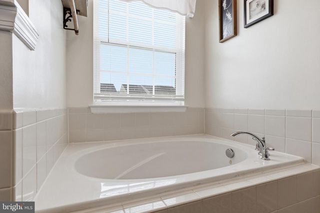 844 BLOSSOM DR, Hanover, PA 17331