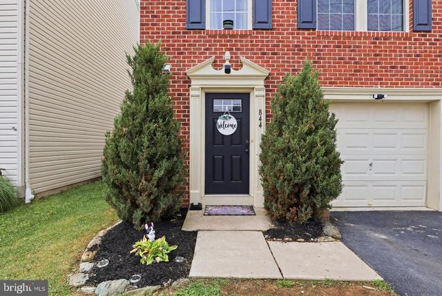 844 BLOSSOM DR, Hanover, PA 17331