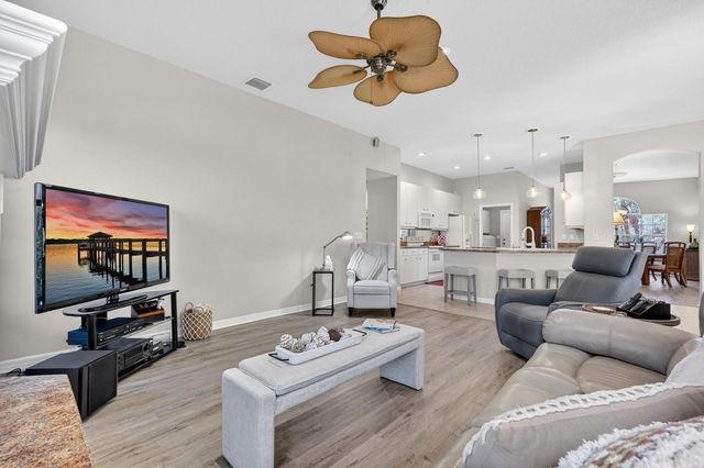 73 WENTWORTH LANE, Palm Coast, FL 32164