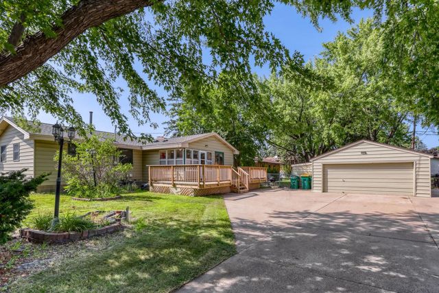 6700 Beard Avenue N, Brooklyn Center, MN 55429