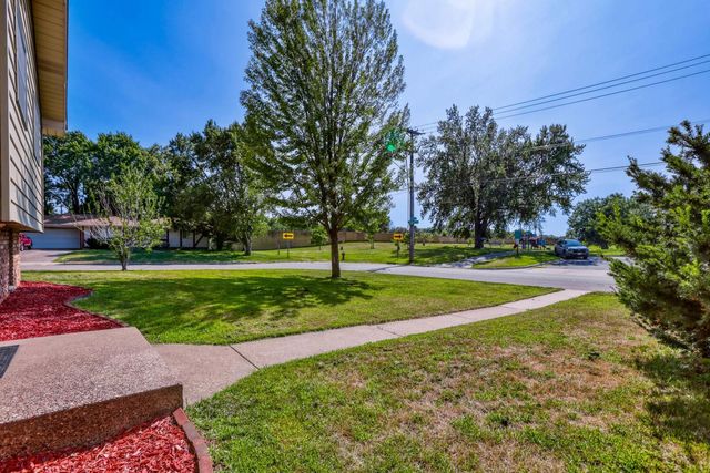 6700 Beard Avenue N, Brooklyn Center, MN 55429