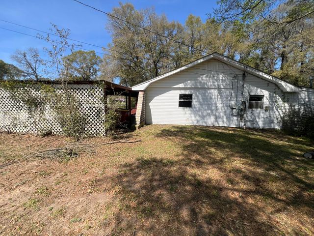 301 Victory Lane, Crestview, FL 32539