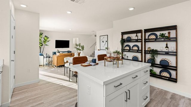 1081 Silver Feather Way, Roseville, CA 95747