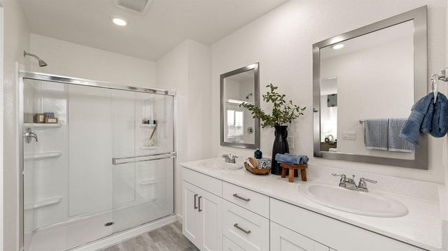 1081 Silver Feather Way, Roseville, CA 95747