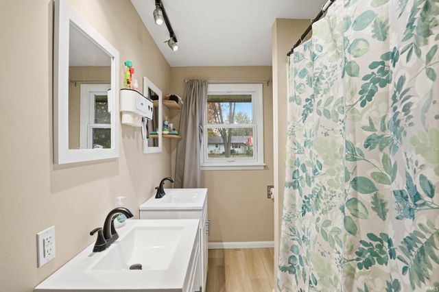 2119 Klug Drive, Fort Wayne, IN 46818