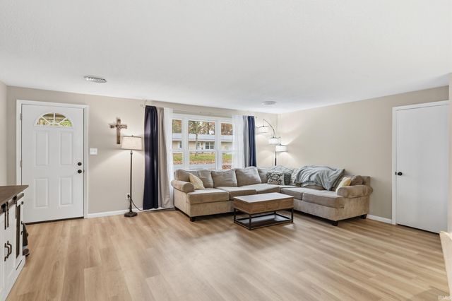 2119 Klug Drive, Fort Wayne, IN 46818