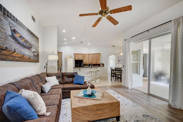 13805 Folkestone Circle, Wellington, FL 33414