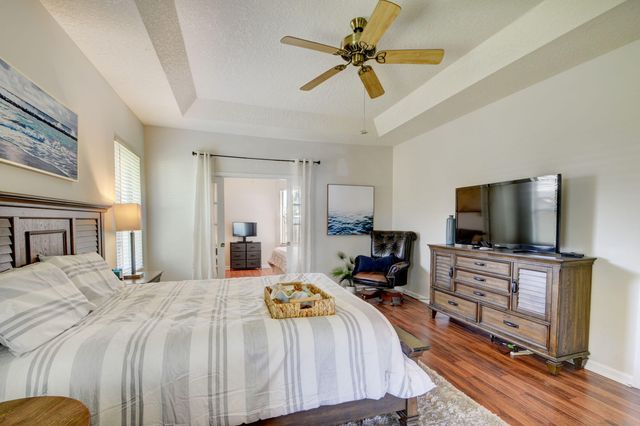 13805 Folkestone Circle, Wellington, FL 33414