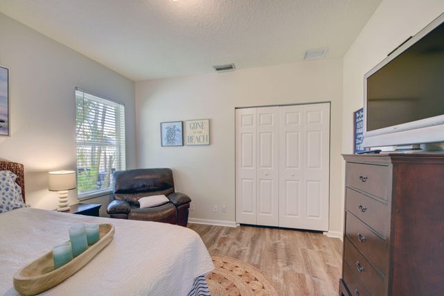 13805 Folkestone Circle, Wellington, FL 33414