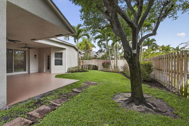 13805 Folkestone Circle, Wellington, FL 33414