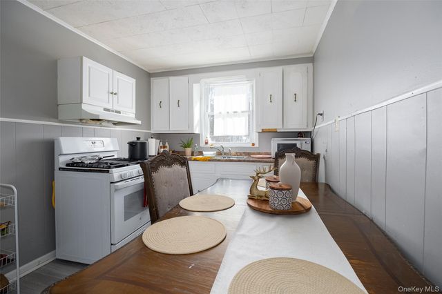 28 Vernon Terrace, Poughkeepsie, NY 12601