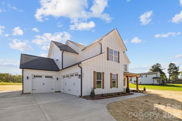 2435 wolf pond Road 2, Monroe, NC 28112