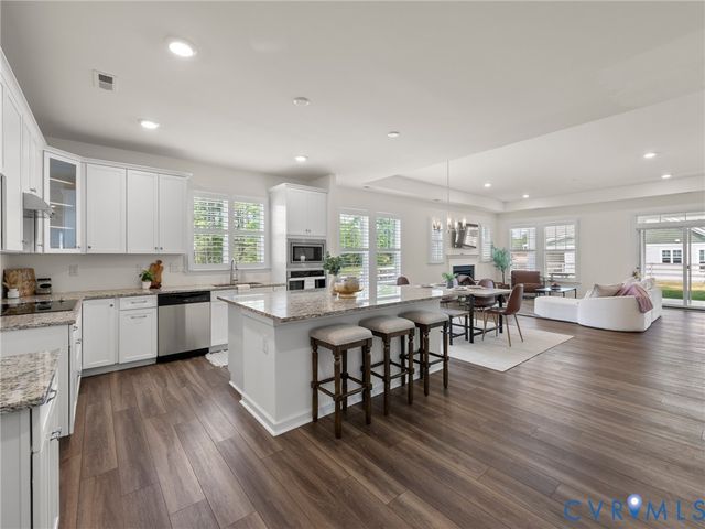 11288 Pine Willow Cir, Glen Allen, VA 23059