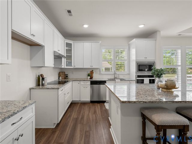 11288 Pine Willow Cir, Glen Allen, VA 23059
