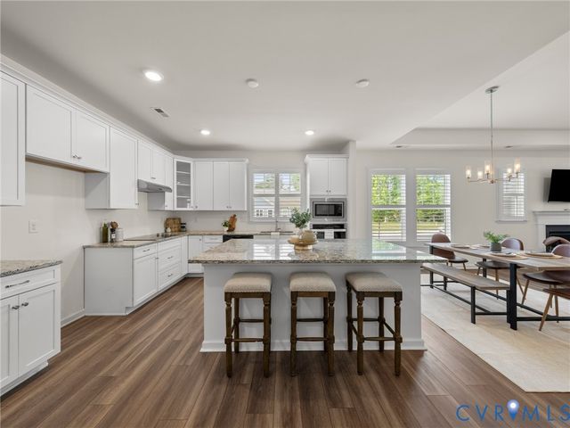 11288 Pine Willow Cir, Glen Allen, VA 23059