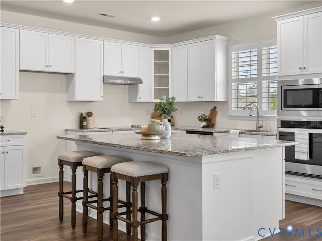 11288 Pine Willow Cir, Glen Allen, VA 23059