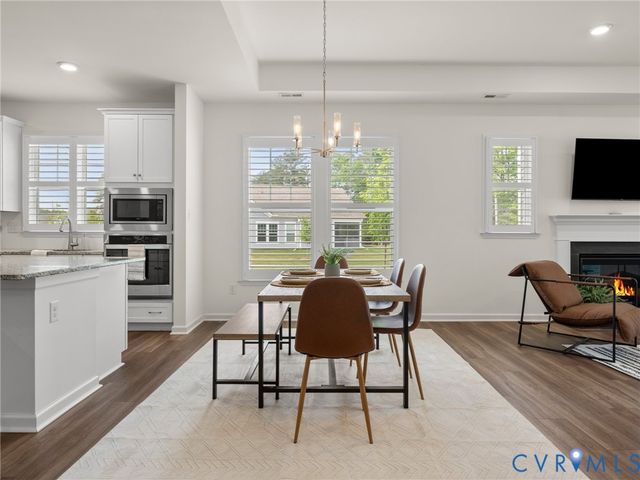 11288 Pine Willow Cir, Glen Allen, VA 23059