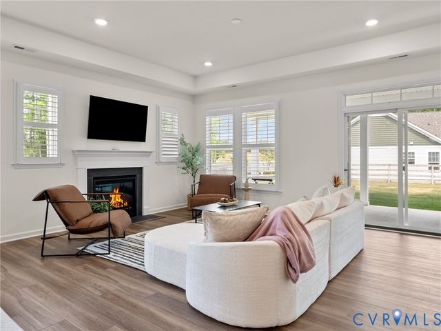 11288 Pine Willow Cir, Glen Allen, VA 23059