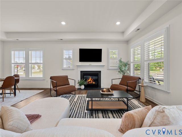 11288 Pine Willow Cir, Glen Allen, VA 23059