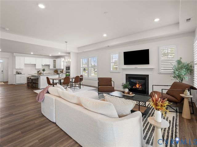 11288 Pine Willow Cir, Glen Allen, VA 23059