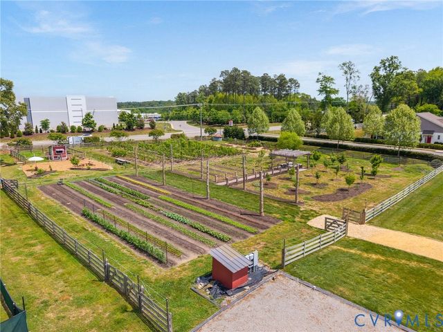 11288 Pine Willow Cir, Glen Allen, VA 23059