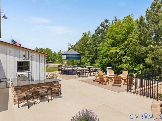 11288 Pine Willow Cir, Glen Allen, VA 23059